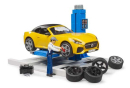 U62112 Warsztat samochodowy bworld z podnośnikiem i Bruder Roadster 1:16 Bruder