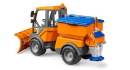 U02690 VarioCar pojazd komunalny do zimowego utrzymania z pługiem i posypywarką 1:16 Bruder