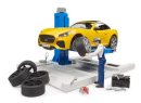 U62112 Warsztat samochodowy bworld z podnośnikiem i Bruder Roadster 1:16 Bruder