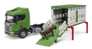 U03548 Scania Super 560R do przewozu bydła z krową 1:16 Bruder